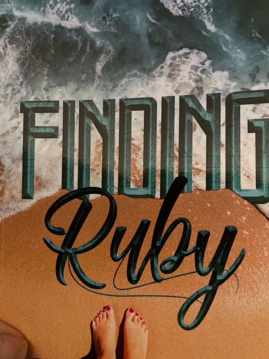 ellen_ellenboss's tweet image. Fantastic listening to the talented @jemimaprice99 discussing her brilliant book #findingruby on @BBCCambs  listen from about 5:10pm bbc.co.uk/sounds/play/li…