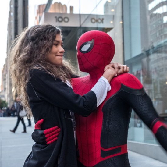 cinebreakfr's tweet image. Ou certains ont         Ou les vrais ont
connus Zendaya        connus Zendaya