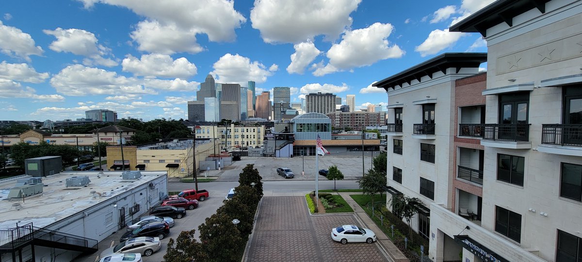 CamdenTravisSt's tweet photo. Did you know that you can save 20% of your life stress by switching to Camden Travis Street? With a great location in Mid-town and amazing staff it would be the smartest choice you've made to move here :) #camdenliving #moving #apartments https://t.co/9BWgoNIbil
