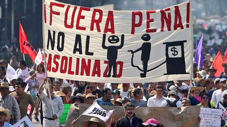 Don_Coyotl's tweet photo. #Gasolinazo2022 Los Chairos ahora no dicen nada. Pero que tal antes cuando si decíamos y nos daban muchos fav.
Ahora será Fuera #ElCacas O aquí no aplica? https://t.co/oHADc0bKFr