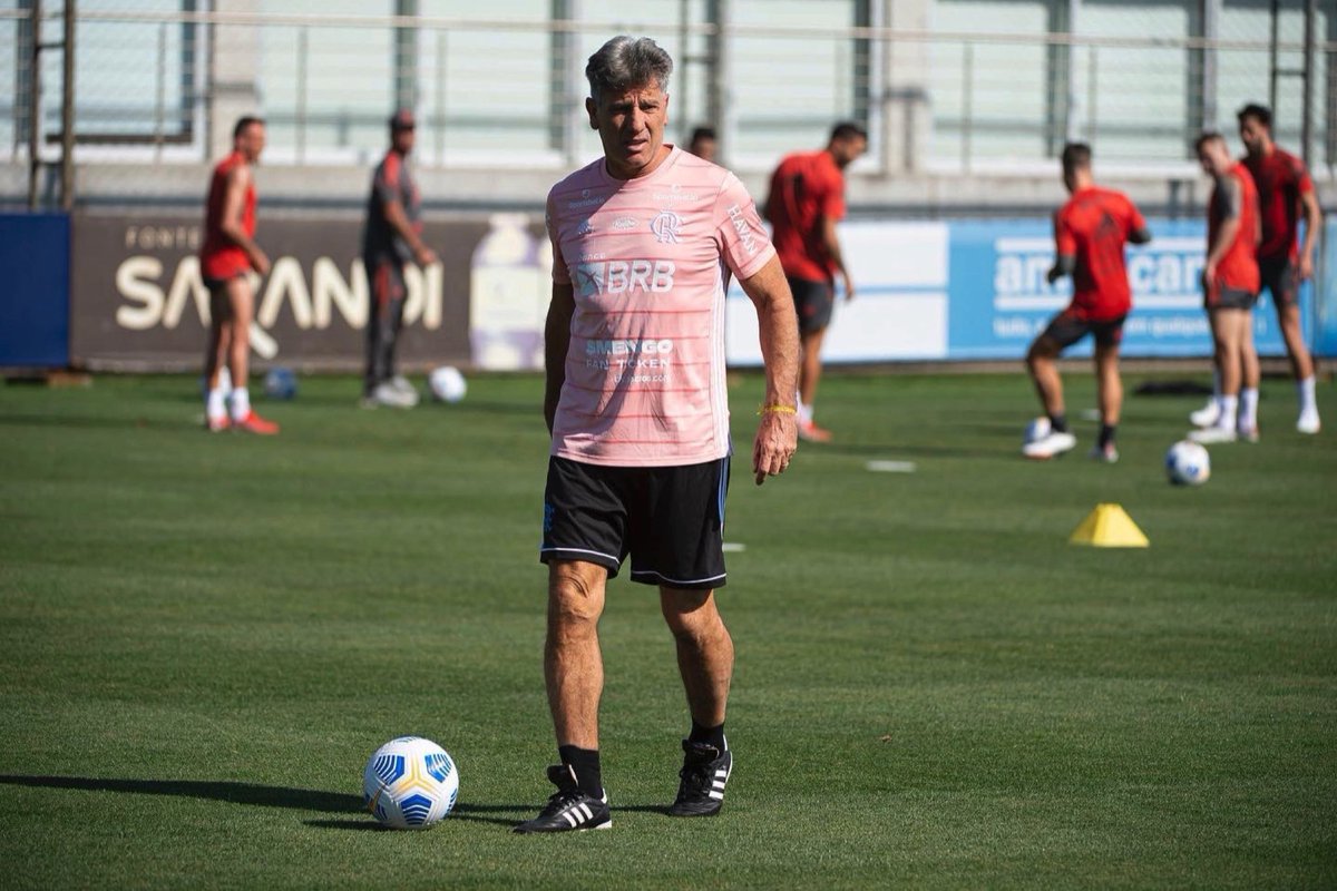 futebol_info's tweet photo. “Se eu fosse o Atlético-MG, eu não iria atrás do Jorge Jesus, e sim do Renato Gaúcho. Renato foi boicotado no Flamengo. Ele não é um zé ninguém, um qualquer. Pelo contrário: ganhou até Libertadores com o Grêmio, que tinha um time modesto.”

🎙 Sormani, na ESPN.
📸 Alexandre Vidal https://t.co/Sq3CMyj2kW