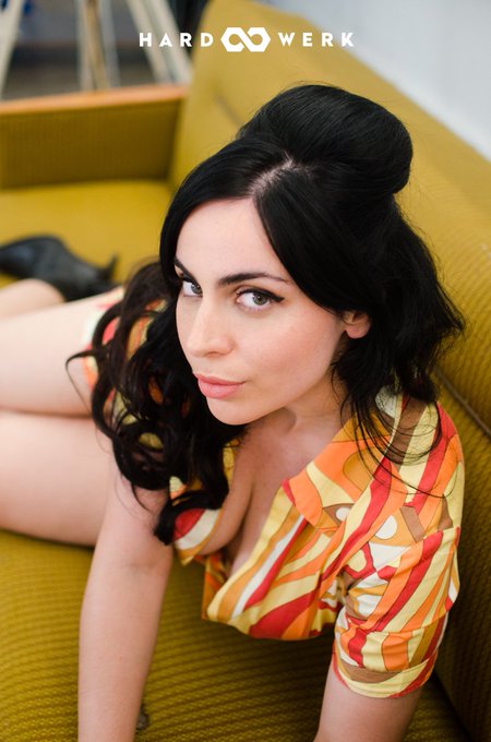 My first gang bang is out now! ❤️&zwj;🔥 Bang Click Bang directed by @Hardwerk_studio, inspired by Russ Meyer