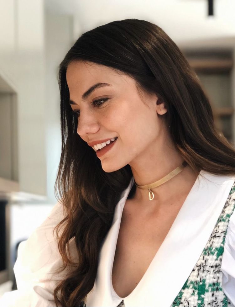 DemetOzdemrNews's tweet photo. Demet Özdemir!💚
Story by @/gulcedereli
#DemetÖzdemir https://t.co/IItgYeSfEr
