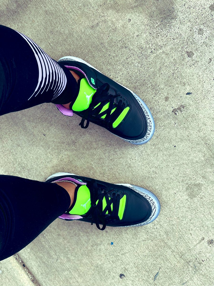 YepThatsCelle's tweet photo. #KOTD #JordanRetro3 https://t.co/Bpu9cSgpVR