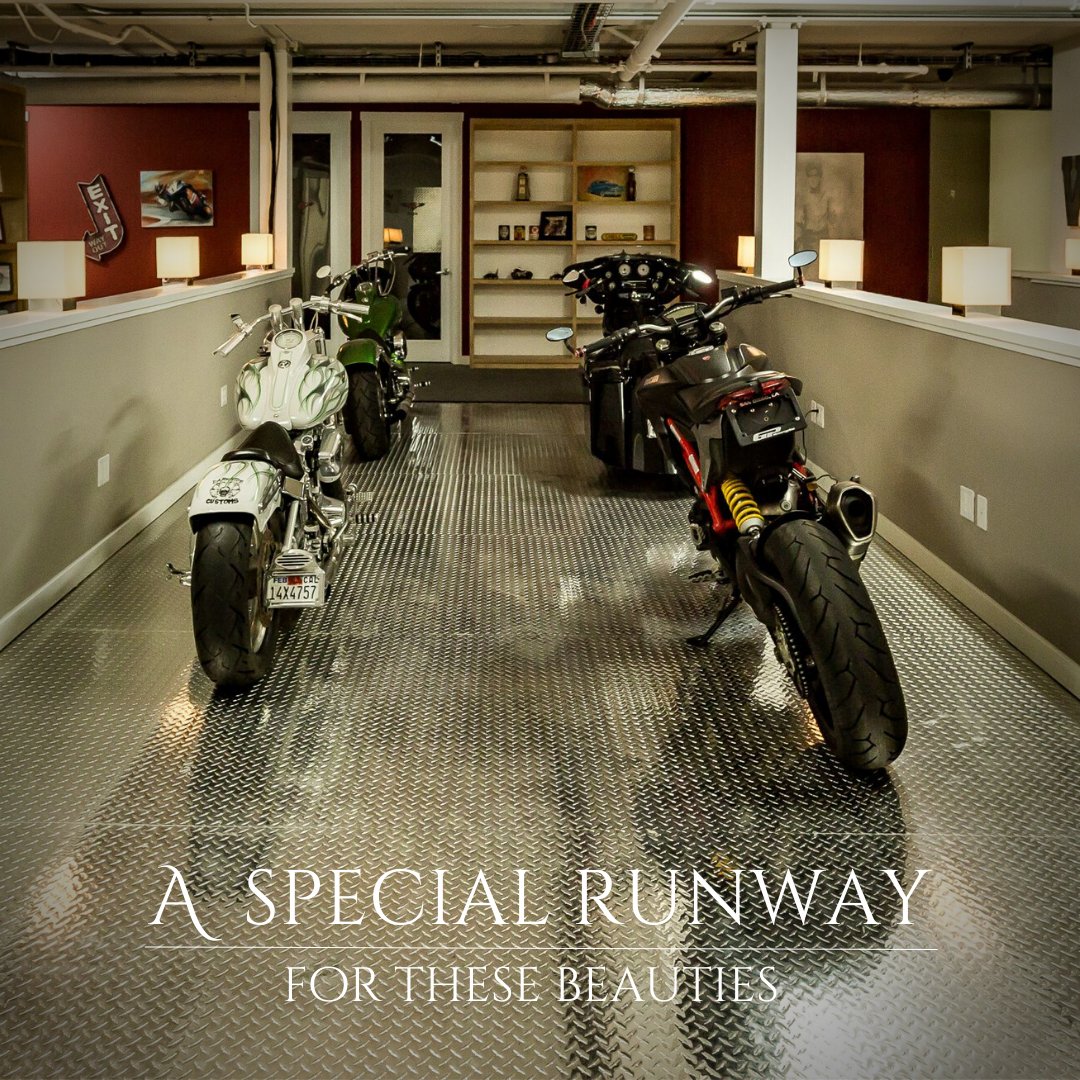 Your beautiful motorcycle deserves the best treatment. At The Vault, you’ll be sure your baby is well cared for 🏍

#sandiego #sandiegocars #carsandcoffee #sandiegoliving #sdliving #thevaultmiramar #vaultevents #sandiegoevents #motorcycle #sandiegomotorcycle