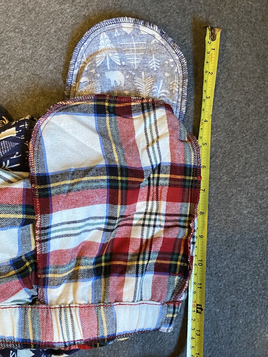 tanzister's tweet image. ⁦Hey @OldNavy⁩ Got some awesome #flannelpjs 4 the family 4 Christmas &amp;amp; was HORRIBLY disappointed when I realized the women’s pockets were a full 27% smaller than the men’s pockets! You tout a #genderneutral line &amp;amp; we love it- but what the heck? Women need real pockets too!