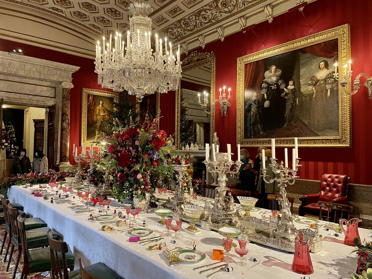RichMacpherson's tweet photo. Amazing day exploring #Christmas at @ChatsworthHouse in Derbyshire 🎄 Well worth a visit over the festive period! Incredible decorations in a stunning venue! #holidayseason #festivetravel #deckthehalls https://t.co/tRJjJpaz21