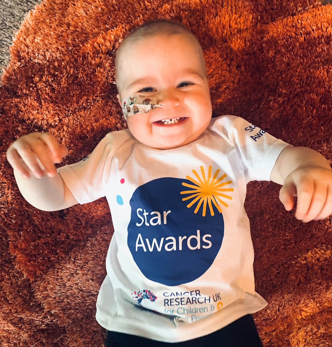 “She’s still the happiest little girl, with the biggest smile on her face no matter what her little body is going through.” Isla is going through treatment for acute lymphoblastic leukaemia. She’s received a #CRUKYoungPeople Star Award for the incredible courage she’s shown. 1/2