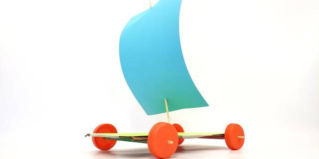 LabXchange's tweet photo. Looking for ways to keep kids occupied over winter break? Build a wind-powered car with these instructions from @ScienceBuddies!
#DailyLabXchange #ScienceTwitter
https://t.co/NRQbcRjukT https://t.co/uIkBn873Jp