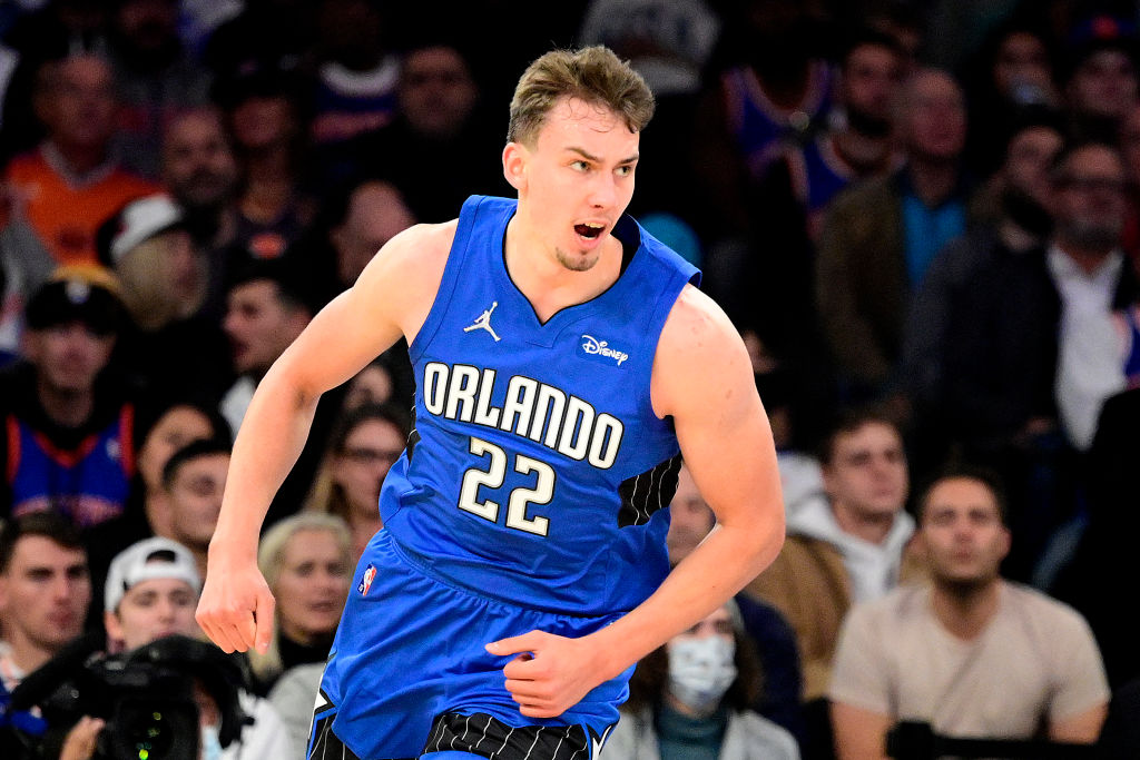 chadfordinsider's tweet photo. Rookie of the Week

Franz Wagner

Are we sure it isn’t a four-man race for ROY? Wagner leads all rookies in minutes played. He’s second in points per game, second in 3-point shooting, third in win shares, fourth in VORP, and second in overall RAPTOR score

https://t.co/PJgg3RPF9J https://t.co/mOPmWleInt