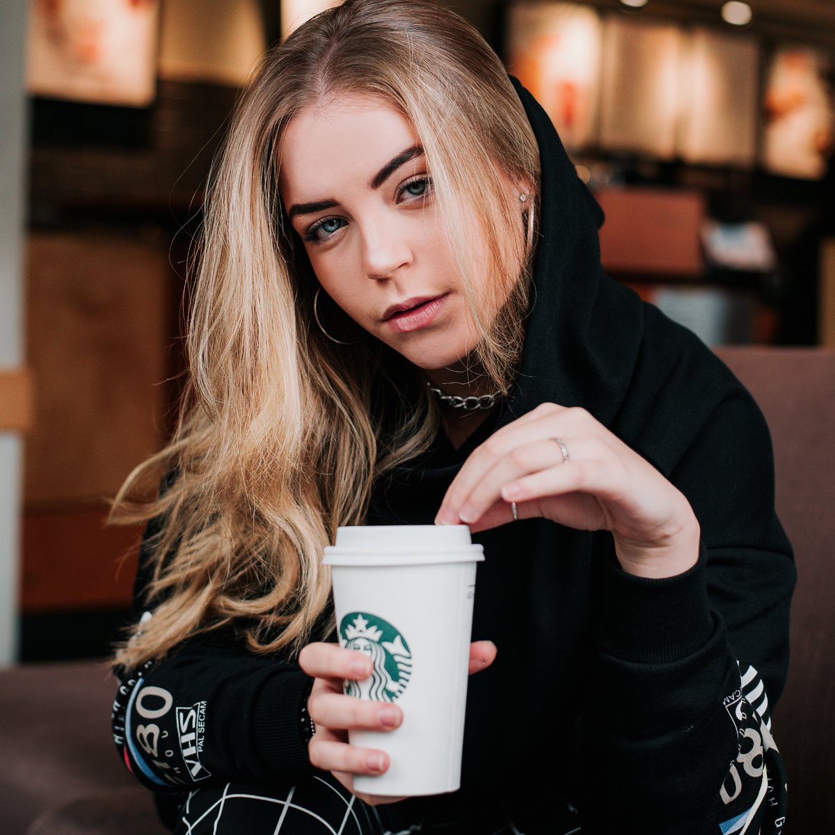 SheratonSLC's tweet photo. Feeling cold? We’ve all ‘bean’ there…
Keep warm this winter by sipping on a fresh brew from our on-site #Starbucks! https://t.co/RquzPKFzgc