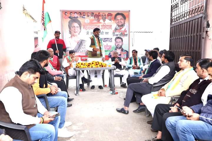 Inc_noida's tweet photo. अध्यक्ष @rktanwar1483
जी के नेतृत्व में कमेटी महासचिव जितेंद्र चौधरी जी के आवास पर पार्टी के 137 वें स्थापना दिवस पर सदस्यता अभियान का आयोजन किया, अभियान मैं @anil100y ,एस के राणा , हरेंद्र शर्मा,रिज़वान चौधरी,
@INCamit100y,सोनू प्रधान,रामकुमार शर्मा,रूबी चौहान उपस्थित रहे। https://t.co/gghxIsjasI