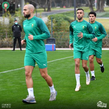 FHtsUnNWQAoa1Kc?format=jpg&name=360x360