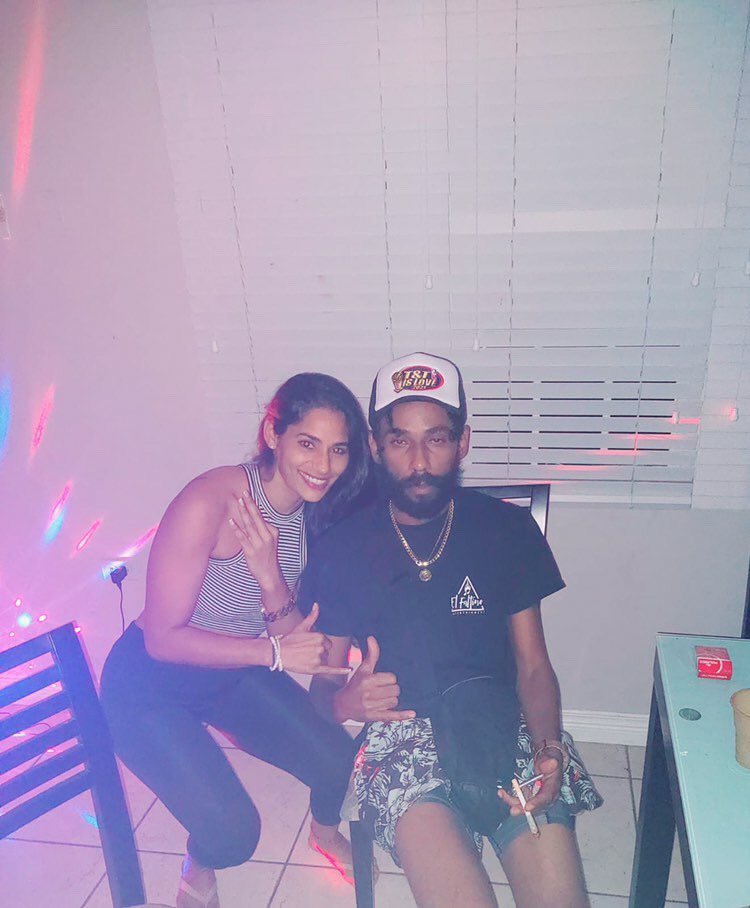 DitchFashion's tweet image. We looked up the meaning of “support” and the results showed us @el_faltino 

🙏🏾 #GiveThanks bro we appreciate the support 👊🏾 Always blessing us with the love 🙏🏾

Hat available @ditchfashion
Price of hat: $300 TT
Model: @el_faltino

#DitchFashion #TnTIsLove #LoveIsTheCode #BIL