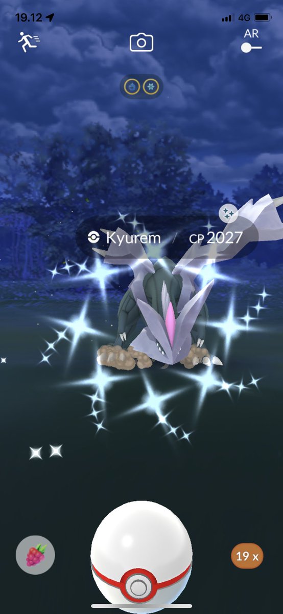 Yay got shiny Kyurem 😀👍 <a href="/PokemonGoApp/">Pokémon GO</a> #PokemonGO