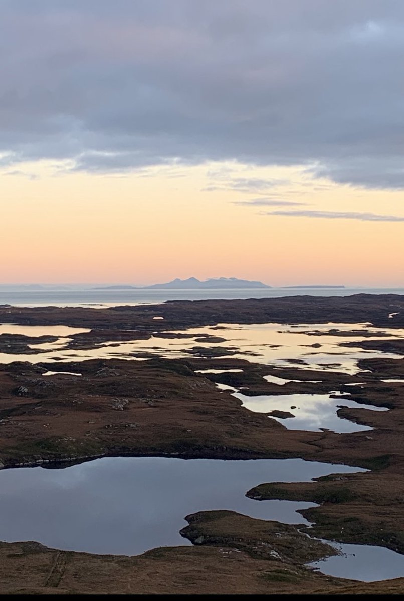 MissSinclairDHT's tweet photo. #Rum and its Cuillin looked so close in the late afternoon light, from #Ruabhal, the highest point in #Benbecula. @MoranneMac @OuterHebs https://t.co/mSu5uOSZR9