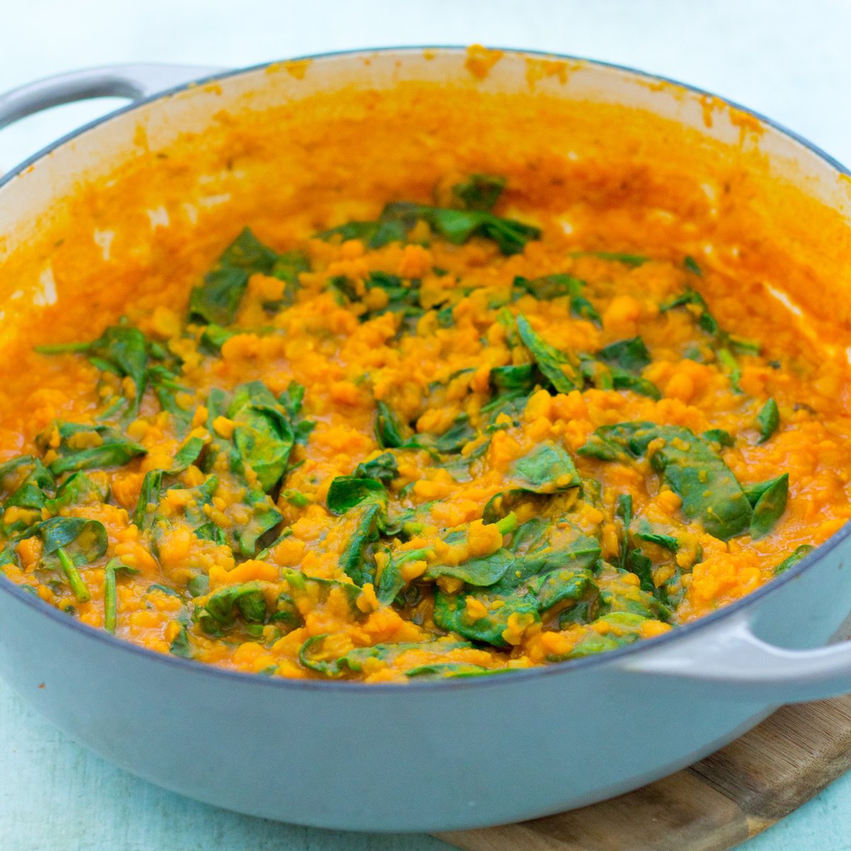 easypeasyfoodie's tweet photo. Quick to prepare and full of flavour, this Easy Yellow Split Pea and Spinach Dhal is a delicious, healthy, meat-free curry – serve as a main with brown rice or as a side dish with other curries.
RECIPE => https://t.co/o9tCtw2HhN
#vegancurry #splitpeadhal #yellowsplitpeas https://t.co/PlkxPeDDnH