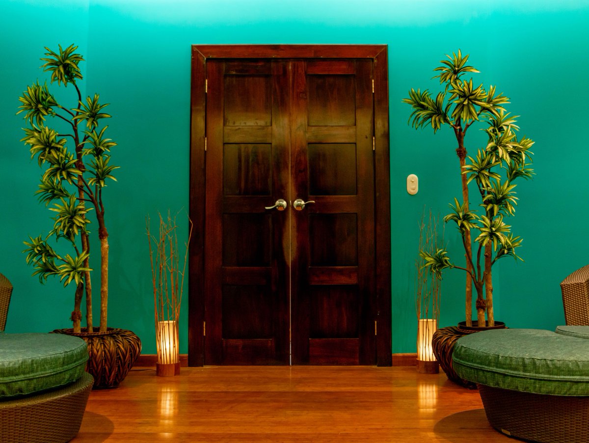 flamingo_beach's tweet photo. Puertas que llevan a momentos mágicos. 
Doors that lead to magical moments.
✨ 🚪 🗝️ 😎 
#OnzenSpa #MargaritavilleCR #Spa #FlamingoBeach #PlayaFlamingo https://t.co/829sUiJh8a