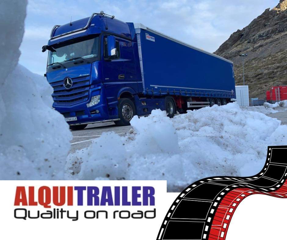 En sierra nevada colaborando con uno de nuestros clientes 🎬🎥🚚🚛

🔴🔵

#alquitrailer #qualityonroad #netflix 
#sierranevada