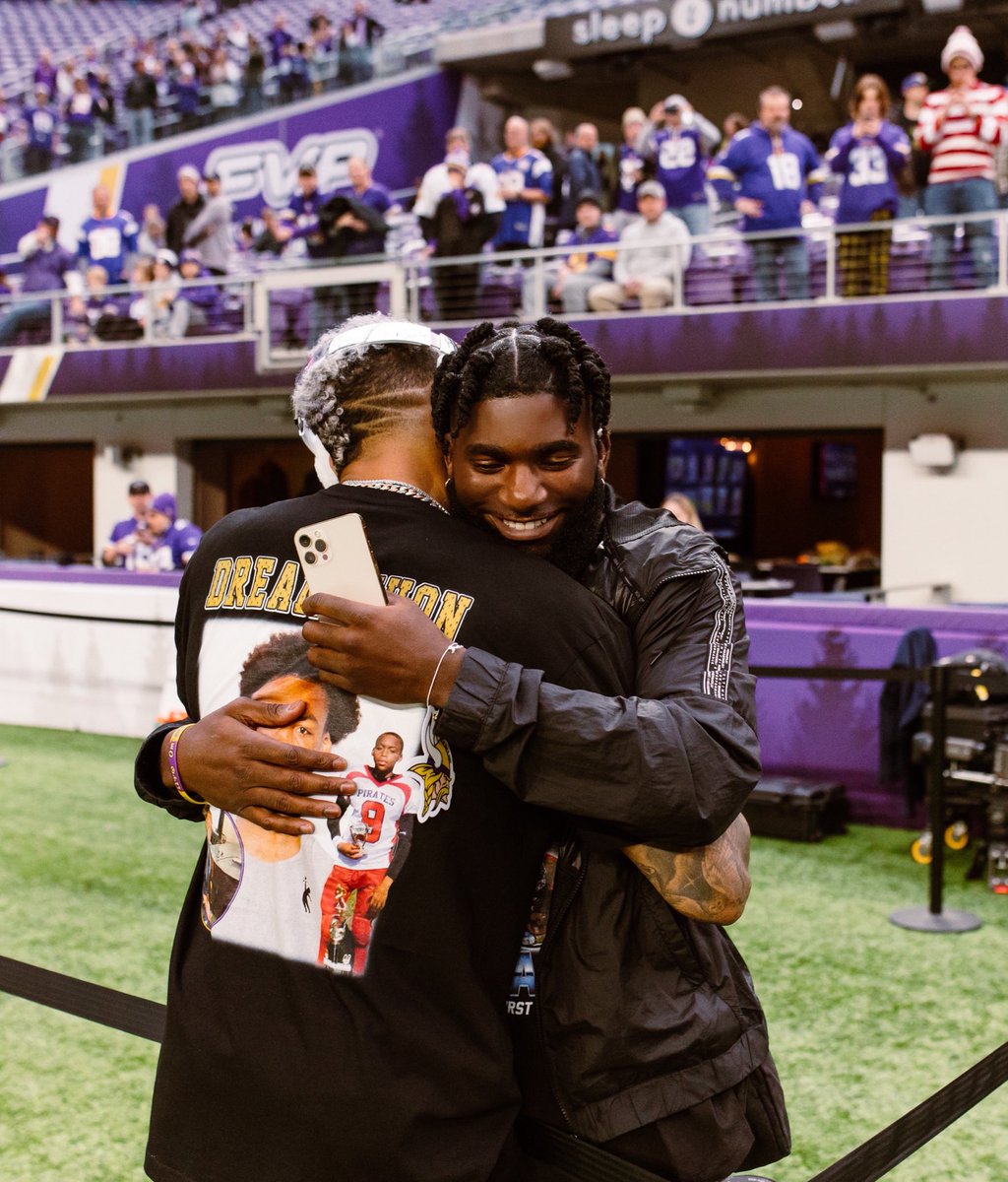 Bruce Thompson tweet media