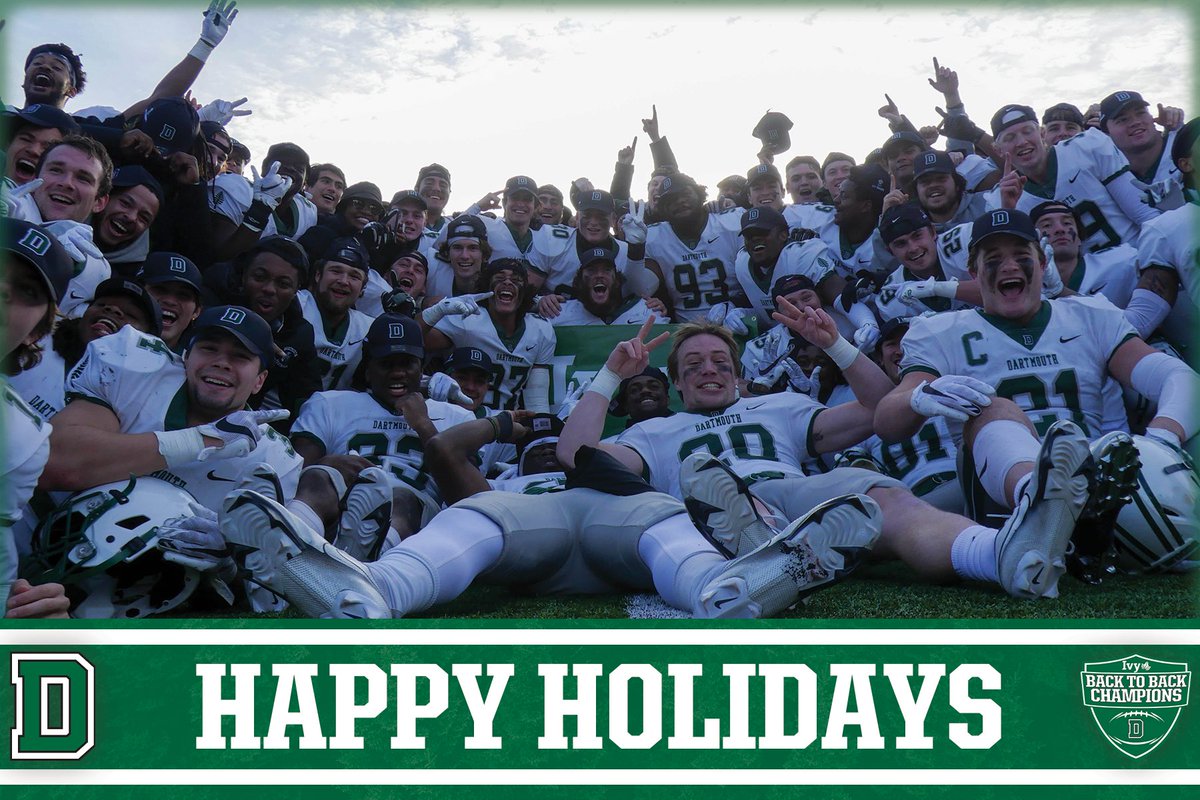 reddwrld1's tweet photo. Happy holidays 💚🤍@CoadyKeller1 https://t.co/x8ZZJE4IZU