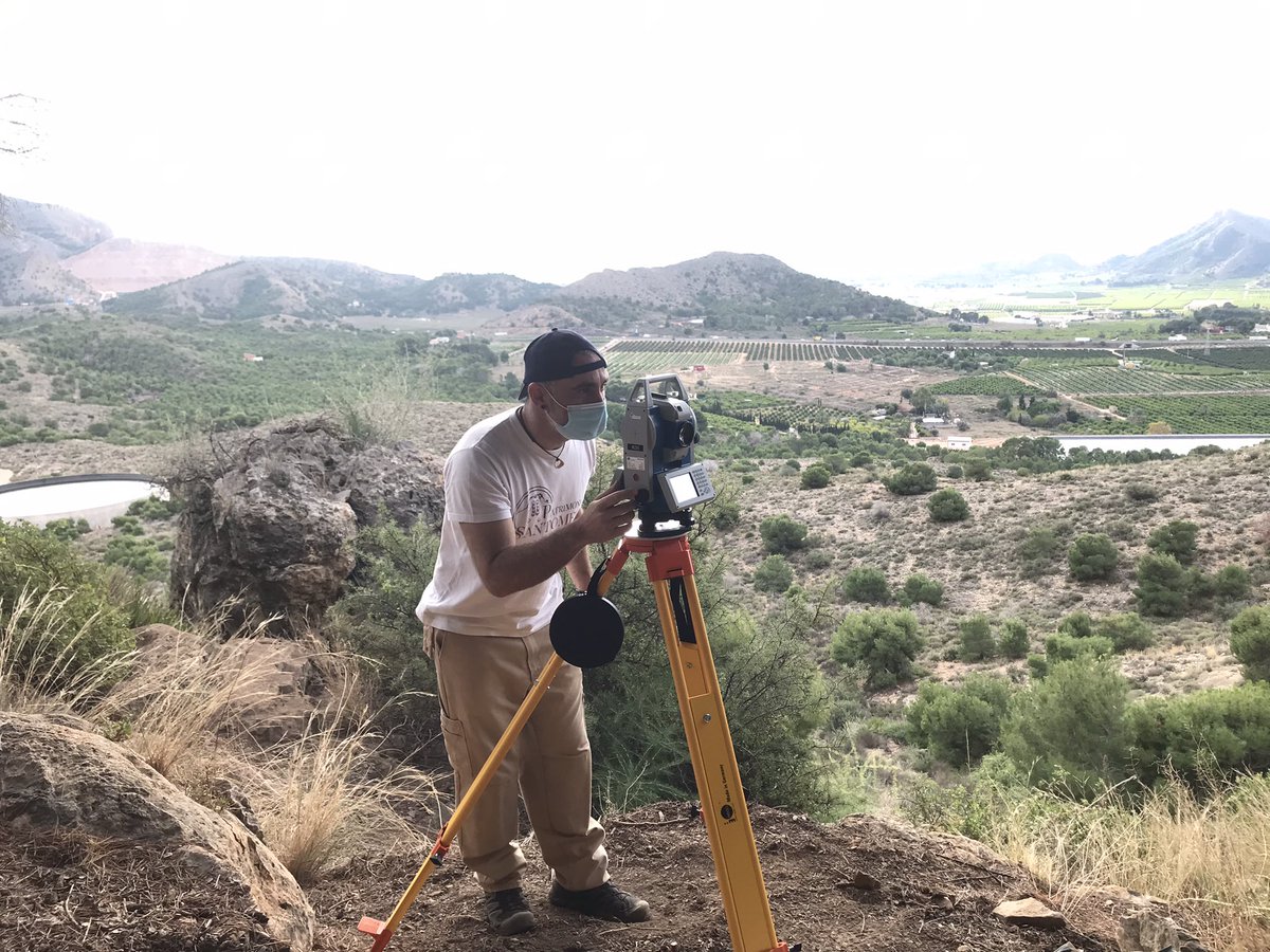 PSantomera's tweet photo. Iniciamos la Campaña de #Sondeos en el BIC de la Sierra de Orihuela y el entorno de Los Ásperos. Proyecto desarrollado entre Ayto. de Santomera y Asociación @PSantomera en el marco de #SantomeraMilenaria. Abrigo de la Capilla y Sima Guillamón https://t.co/fePgobCTkv