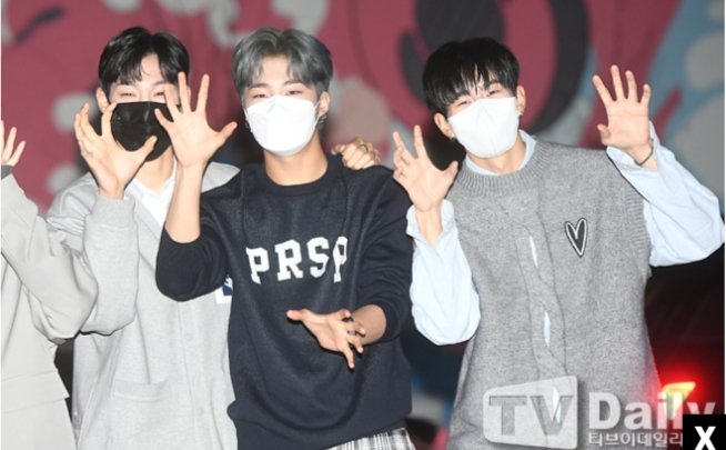 changsunshine99's tweet photo. The three as 🐯
#TAN #Jiseong #Taehoon #Changsun #탄 #NAVER #NOW #TIMETOTAN #TVDAILY https://t.co/wCKq91Vh7Z