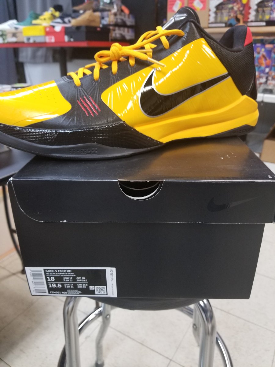 thekid_317's tweet photo. @NBAKicks @NBA Kobe Bryant Bruce Lee Protro Sz. 18 NIB https://t.co/g0cjyAl8fg