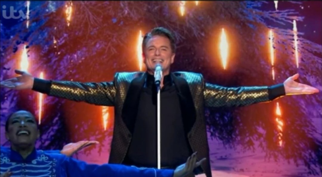 Xandra732's tweet image. In honor of the repeat of #allstarmusicals tonight here are a few more Screencaps of @JohnBarrowman The Greatest Show. ❤️ Thank you @itv!