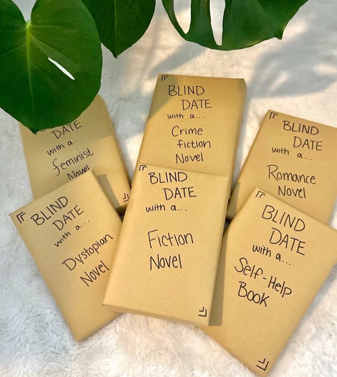 simonesshoppe's tweet image. I AM NOW ONLY 45 SALES AWAY FROM 1,000!!!!! 🌈😭💘✨

☻ use code “SHOPPE” for 10% off your order!!! 

☻ if 23 people ordered 2 things I could reach it by New Years!!! 

etsy.me/3i50DG3