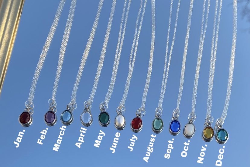 simonesshoppe's tweet image. I AM NOW ONLY 45 SALES AWAY FROM 1,000!!!!! 🌈😭💘✨

☻ use code “SHOPPE” for 10% off your order!!! 

☻ if 23 people ordered 2 things I could reach it by New Years!!! 

etsy.me/3i50DG3