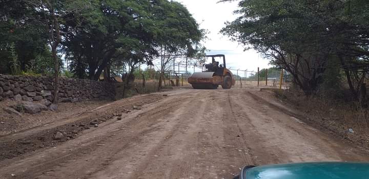 Alcaldia  Sandinista y nuestro FSLN le entrega a  300 familias de tres comunidades Villa Guadalupe #1,Villa Guadalupe #2 y el Jocote mejoramiento de camino que se benefician de forma directa,  con   responsabilidad compartida.
#DanielYElPuebloPresidentes