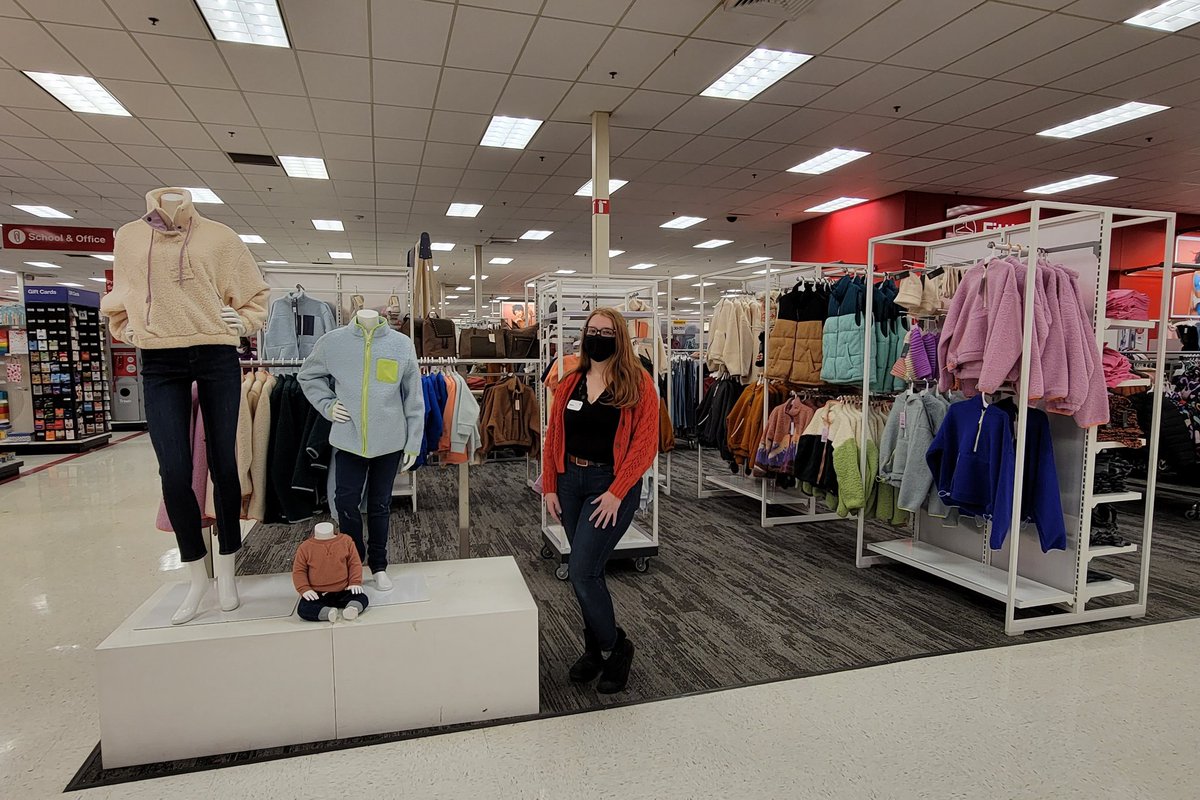 ShaniceLJackson's tweet image. Legoland was fun while it lasted but it's time for a remerch 😊 We've got all of your sherpa needs! Thank you to DBO Alyssa for all her help ❤️