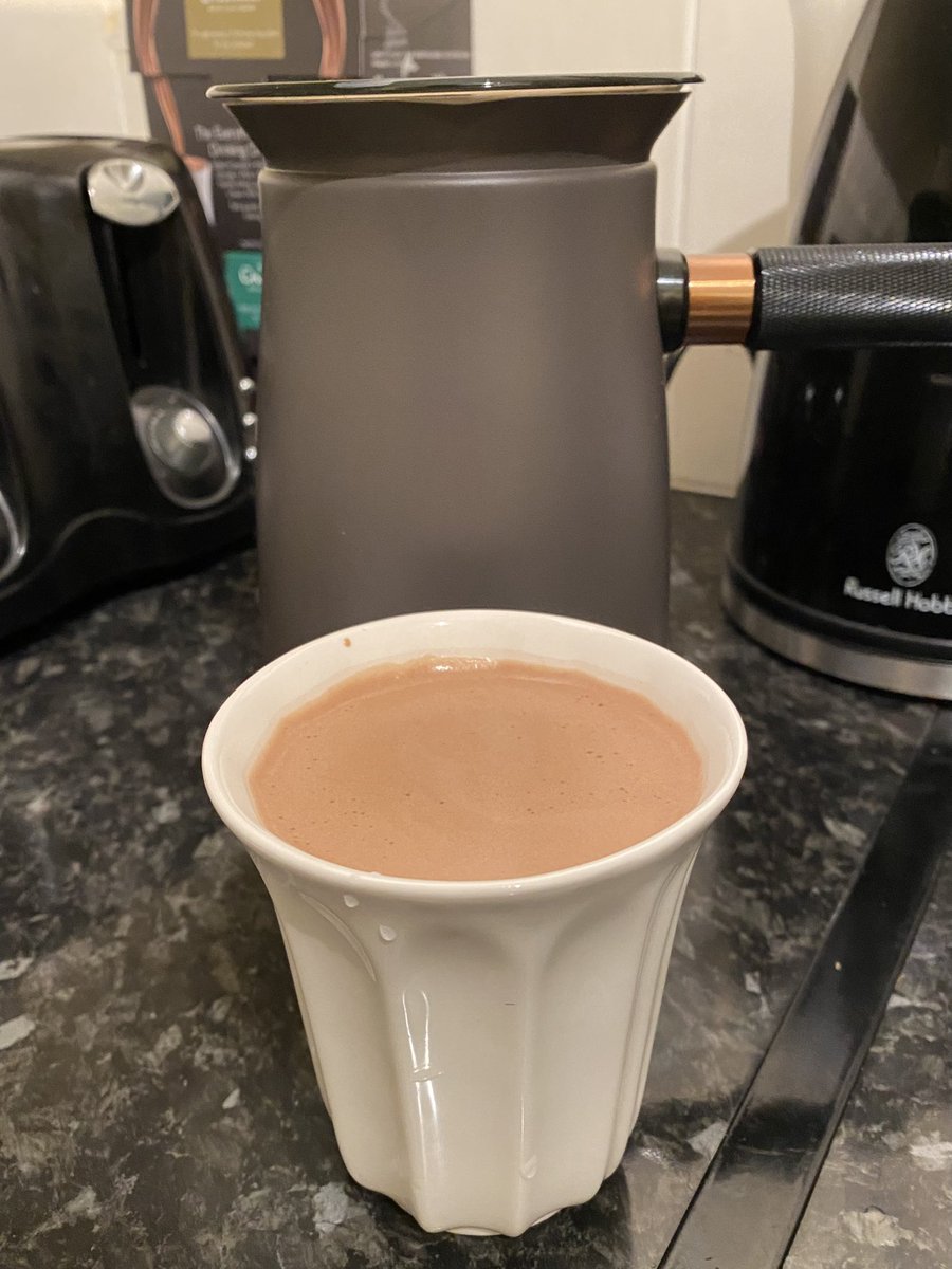 Early 30th birthday present from the hubby, been wanting one of these Velvetiser’s from @HotelChocolat for ages! 🤎 #HotelChocolat #Velvetiser #HotChocolate #DrinkingChocolate #VelvetiserOwner