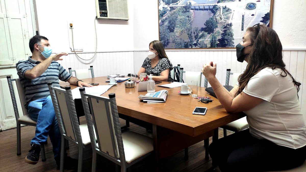 DecanoRosso's tweet photo. Cumplido mi reemplazo durante la licencia de @martinrgill a cargo de la Secretaría de Obras Públicas de la Nación, retomo con energía y expectativa mi actividad en el Concejo Deliberante, previo a la última sesión del año. https://t.co/SxFUiUBJ51