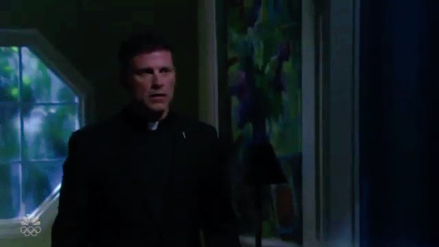 aoii92's tweet photo. MarDevil's reaction when she sees Eric 😮"Whooooa, look what the cat dragged in" #Jarlena #FatherEric #Days https://t.co/fLMwjau98q