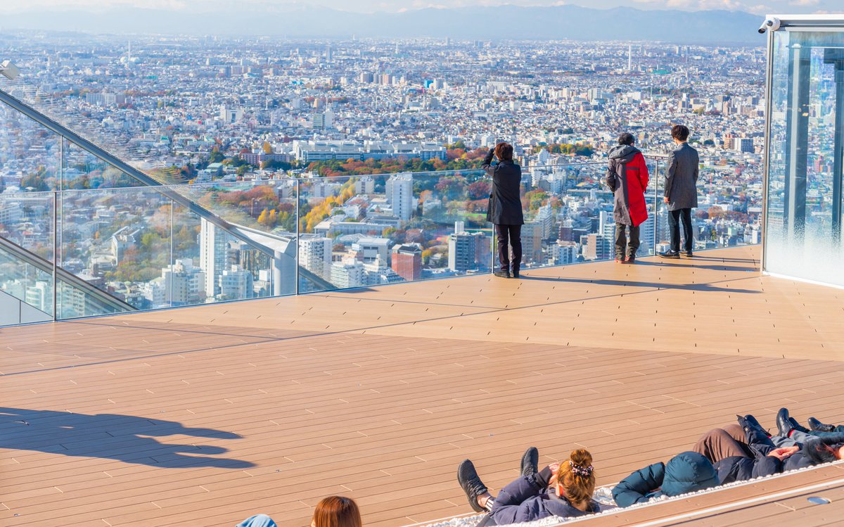 Tokyo_gov's tweet photo. #TokyoFunFact: In #Shibuya, which is undergoing redevelopment, there is Shibuya Scramble Square, which boasts a height of 230m. From its observation deck, SHIBUYA SKY, you can enjoy the contrast between the buildings in the city center and the magnificent view of #MtFuji! https://t.co/3mfDU48HI0