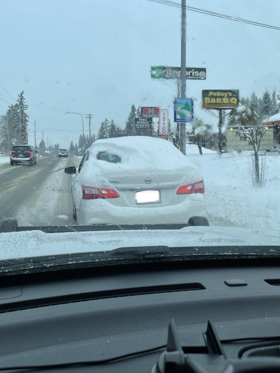 wspd1pio's tweet image. This car was stopped today by Trooper Evan Sowards 👇

Please make sure to clean off your cars before driving 👍 Drivers behind you will appreciate it! 

It will also keep you and others around you safe as you can see your surroundings 👀 

Please #staysafe