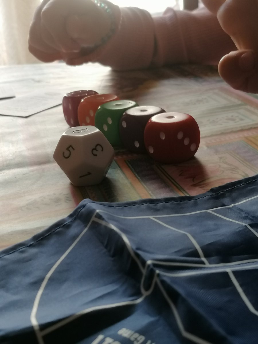 llume38's tweet photo. 🎙️Yo soy ese que le regala un Juego de Mesa a sus hijas y desea más que ellas jugar.
Tarde de #MathDice de @ThinkFun para desarrollar habilidad de cálculo mental en casa de la Yaya!!
#LosJuegosdeMesaSonCultura https://t.co/LE3cyObXgq