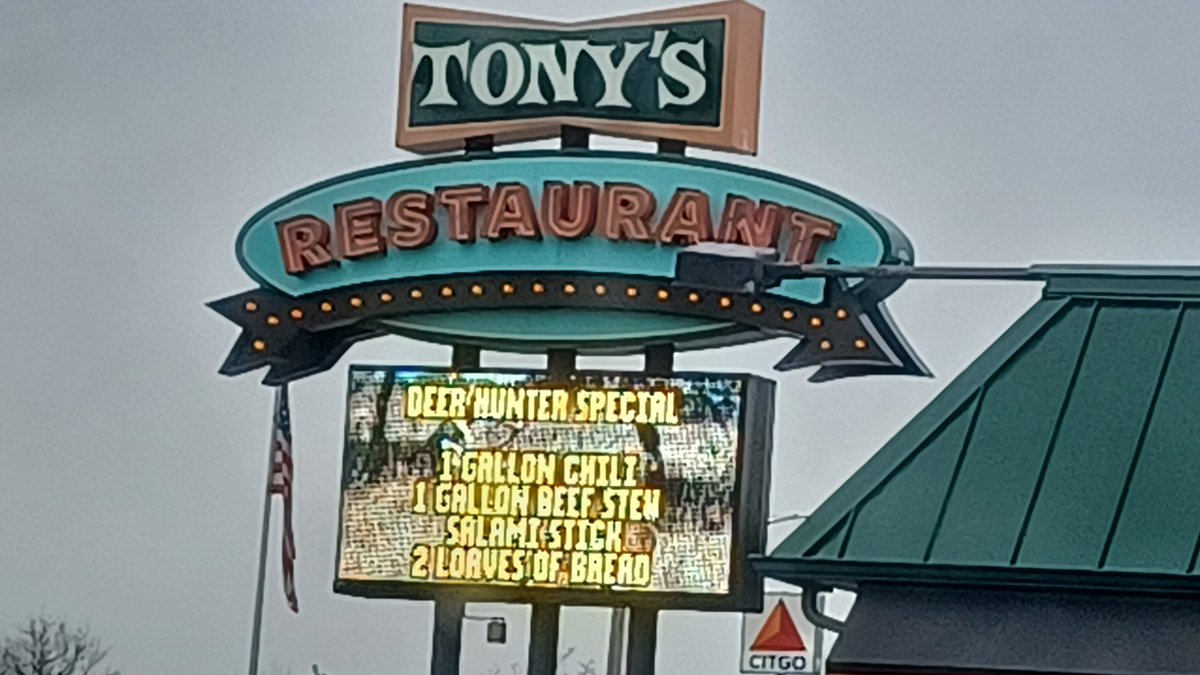 Robot__Turkey's tweet photo. Could you eat this Turkey Club in one sitting from Tonys Restaurant in Birch Run, Michigan?
#TonysI75 #GotBacon #Michigan #PureMichigan #Frankenmuth https://t.co/DE9mfOE4IM
