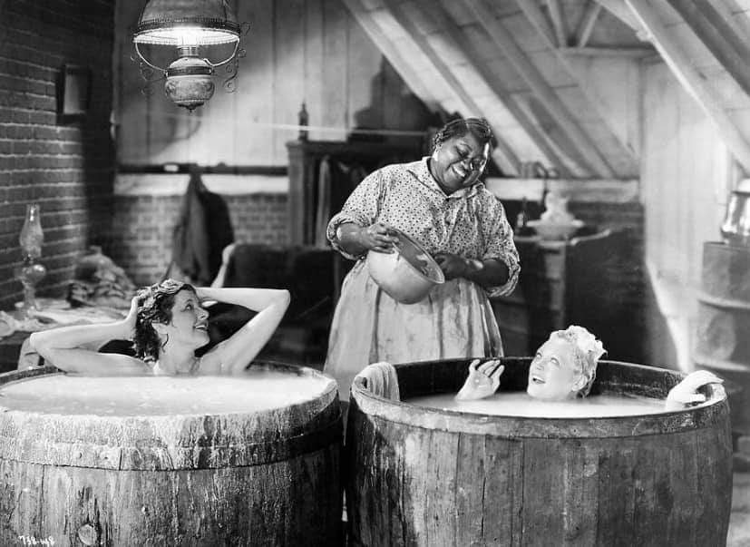 Classic48296113's tweet photo. “Operator 13”, 1934. Jean Parker, Hattie McDaniel and Marian Davies. The first Marion Davies film to gross over $1 million. The average movie ticket in 1934 cost 25 cents. 🎭 https://t.co/3wMFQmBBZe