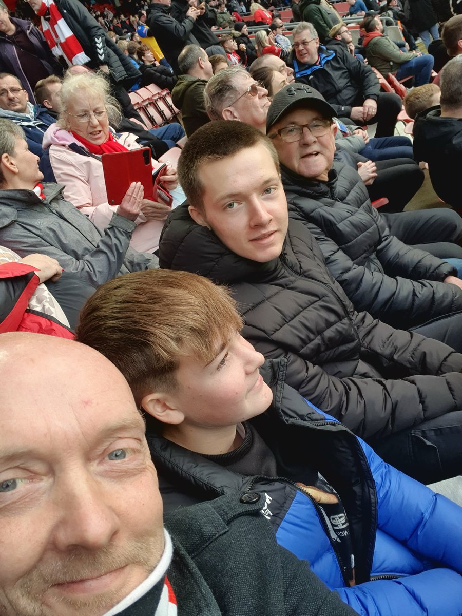 AndrewKenway's tweet photo. Back in the Northam where I belong.....@maxkenway4 @freddieakenway @BarryKenway56  thanks for a great day and not a bad result @SouthamptonFC #saintsfc https://t.co/ubpZqyzBcV