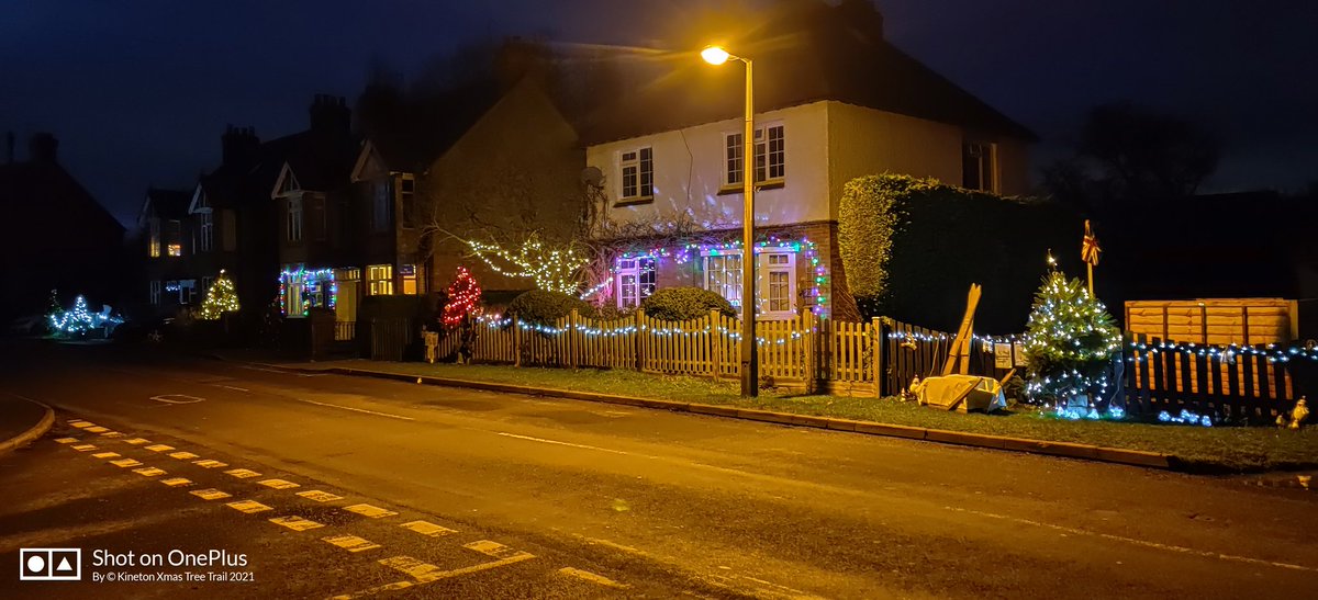 Still time to see the amazing creativity around the village the #onthisdayinhistory theme has really captured the imagination! <a href="/Kinetoninfo/">Kineton.Info</a> <a href="/CotswoldChicken/">Cotswold Goodlife Co</a> <a href="/kinetonbiz/">Kineton.biz</a>