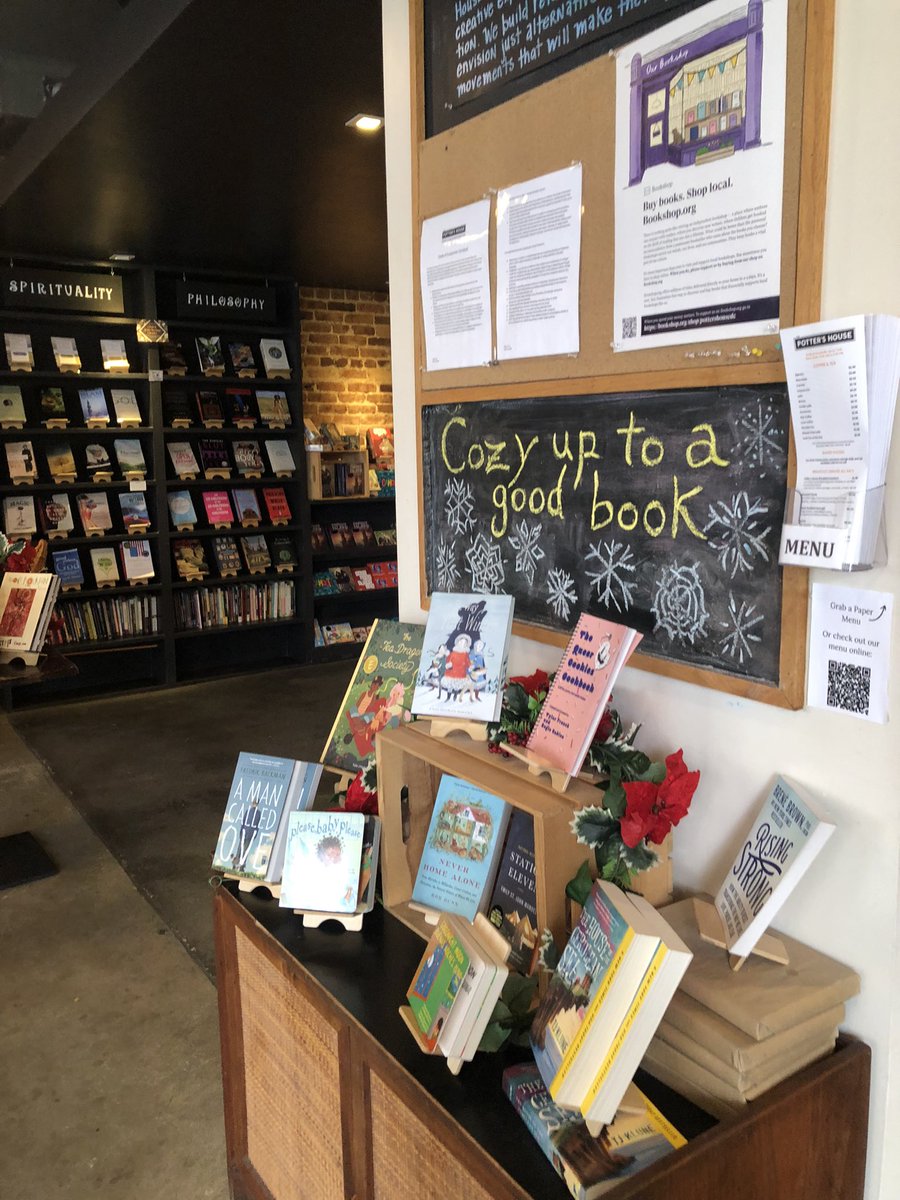 Mariosa_Com's tweet photo. Today: tour of independent bookstores in Adams Morgan and 14th street. Lovely. #offtopics #bibliophile #DCBookstores https://t.co/6aTYfc44ag