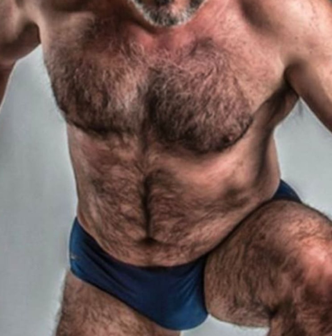 взрослые волосатые мужики. пожилые с волосатой с парнями. пожилые с волосатой с парнями. сильвер дэдди hot. энтони варреччиа молодой.