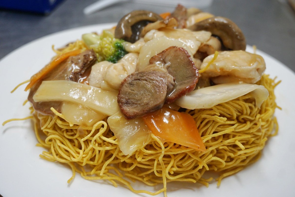 PandaHouseUK's tweet photo. Our house special crispy noodles is a favourite amongst our customers! Prefer them soft? No worries, we'll provide the sauce to pour all over the noodles, soaking it all up 🍜

#Rotherham https://t.co/TSikFfIP3N