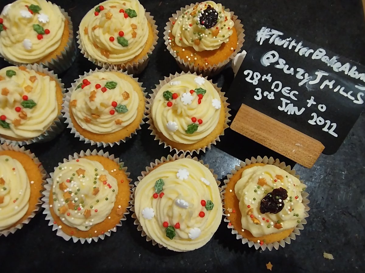 SuzyJMills's tweet image. And some cupcakes! Almond with a cherry jam filling in the centre. 😋 #TwitterBakeAlong #FestiveBakes @Rob_C_Allen @thebakingnanna1