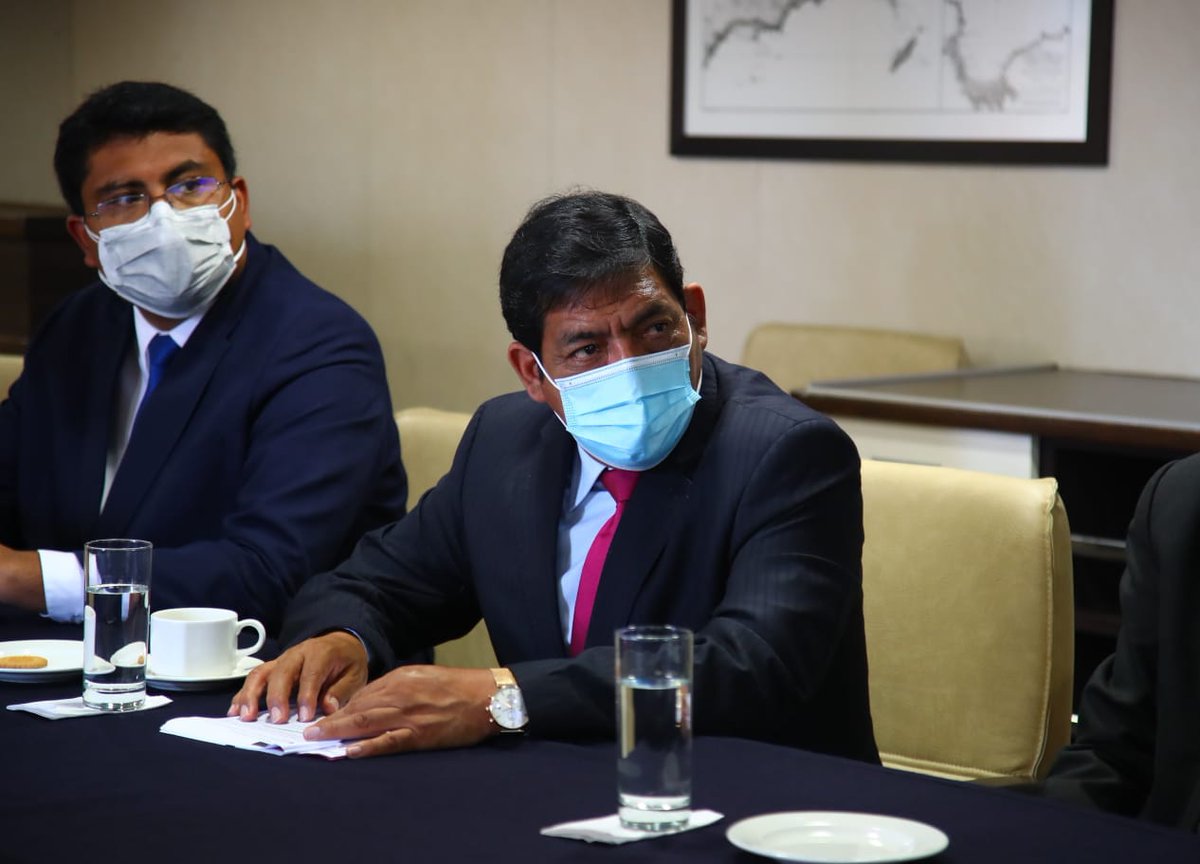 📢 Ministro <a href="/RubenJ_Ramirez_/">Rubén Ramírez</a> se reúne con representantes del <a href="/SERNANP/">SERNANP</a> y de <a href="/DHN_peru/">Hidrografía Perú</a>, en el BAP Carrasco🛳️, analizando acciones de investigación que contribuirán a la conservación de la diversidad biológica marina y su aprovechamiento sostenible.
#PerúGeneraciónDelCambio