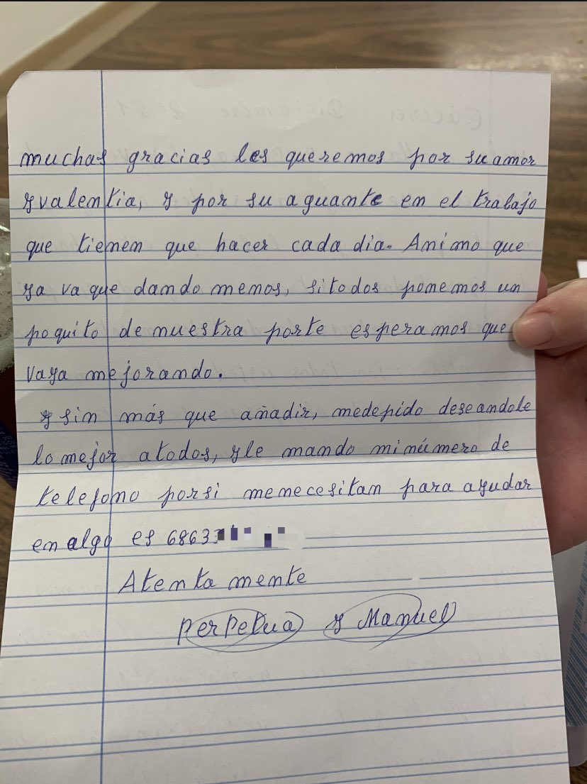 CarmencitaBravo's tweet photo. Ayer recibimos esta preciosa carta en el servicio de vacunación de Cáceres dedicada al personal de enfermería. https://t.co/2vtcsWo2bn