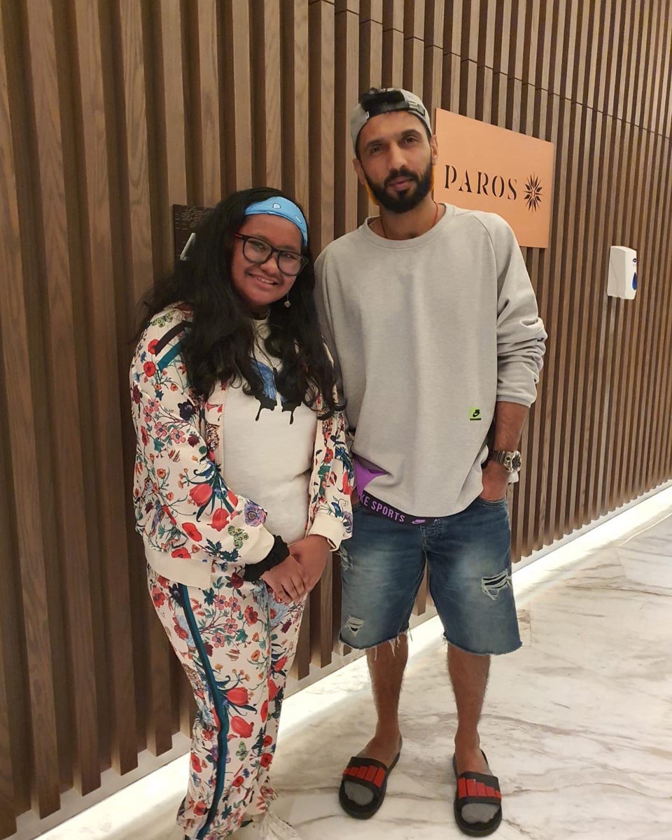 beingagrata's tweet photo. Met the amazing dancer and choreographer Punit J Pathak @punitjpathak 🤩 Thank you sir for your motivational autograph ✍️ 

@Fatima_Martin @JayarajVenetia @rianne_selwyn @drspentests_ @DIY_a_designz @AnanyaM2021 @DishaRa80565000 @dhyey31858728 @AlainaManoj https://t.co/4e55yecyen